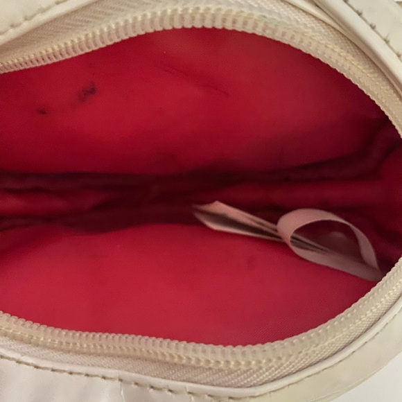 Hello Kitty Purse - Picture 3 of 10